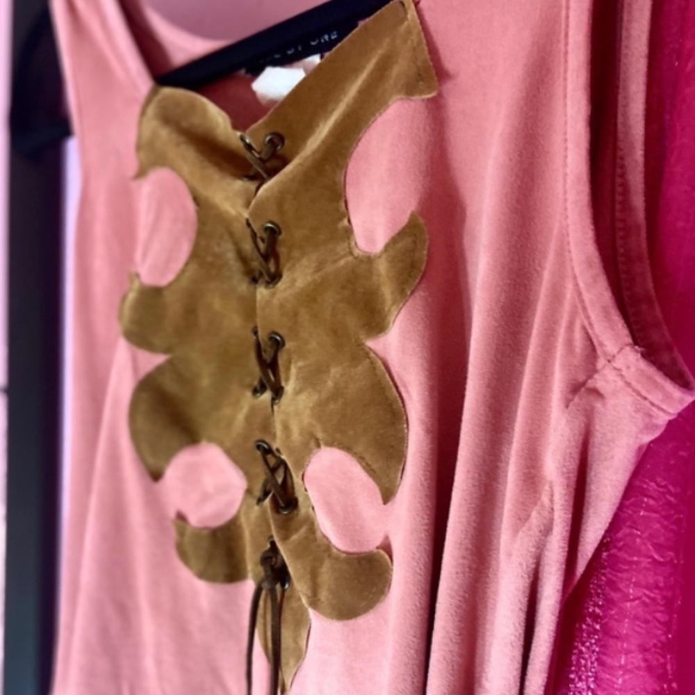 EUC Urban Outfitters Pink/Brown Western Faux Suede Fringe Blouse Women’s Small - Picture 2 of 5